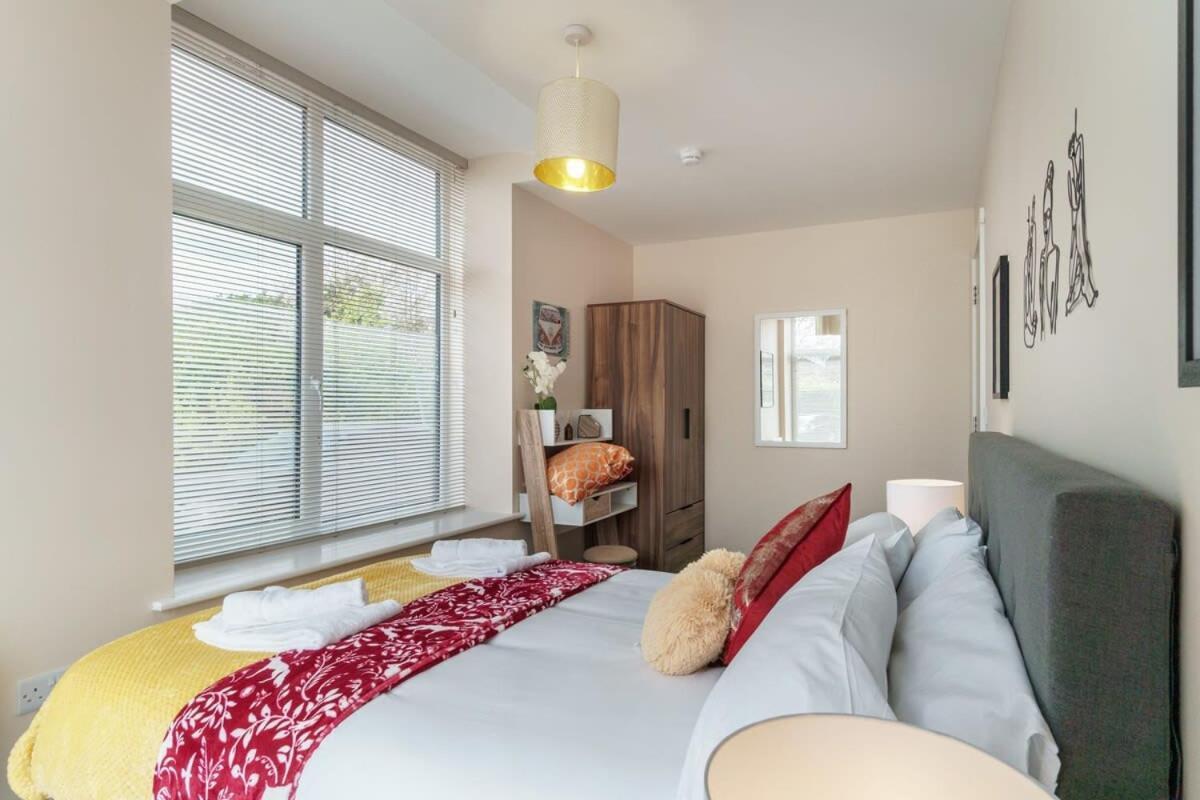 2 Bedroom Modern Apartment In مانشستر المظهر الخارجي الصورة