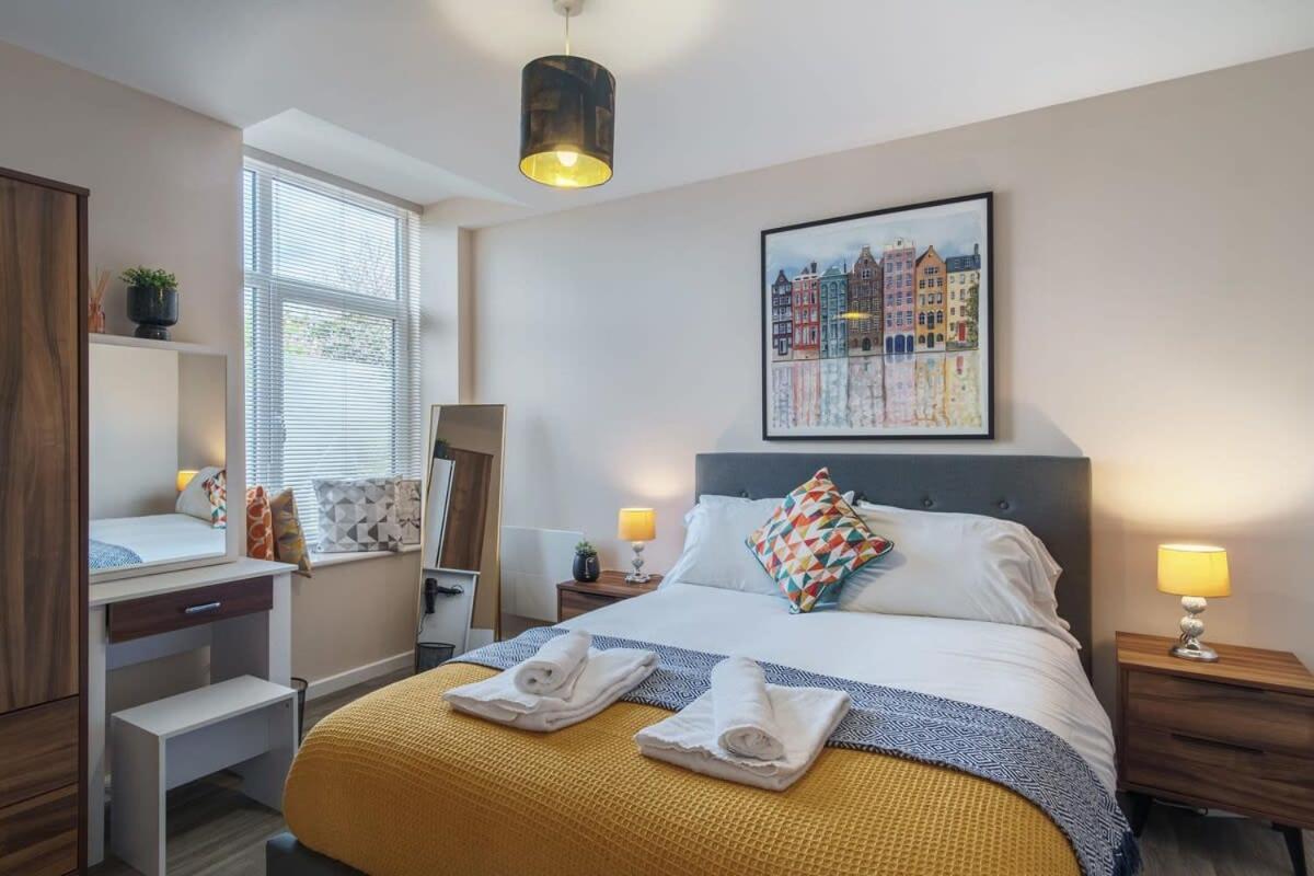 2 Bedroom Modern Apartment In مانشستر المظهر الخارجي الصورة