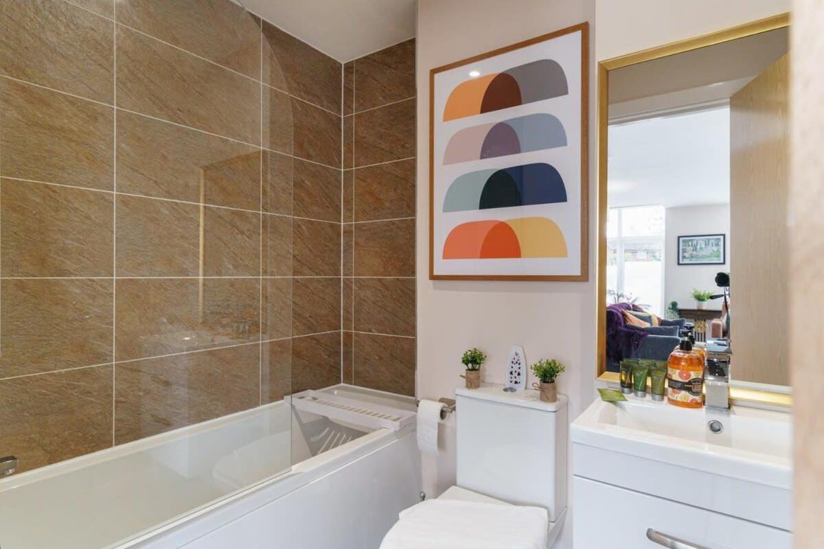 2 Bedroom Modern Apartment In مانشستر المظهر الخارجي الصورة